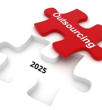 externalizar los servicios legales y RRHH